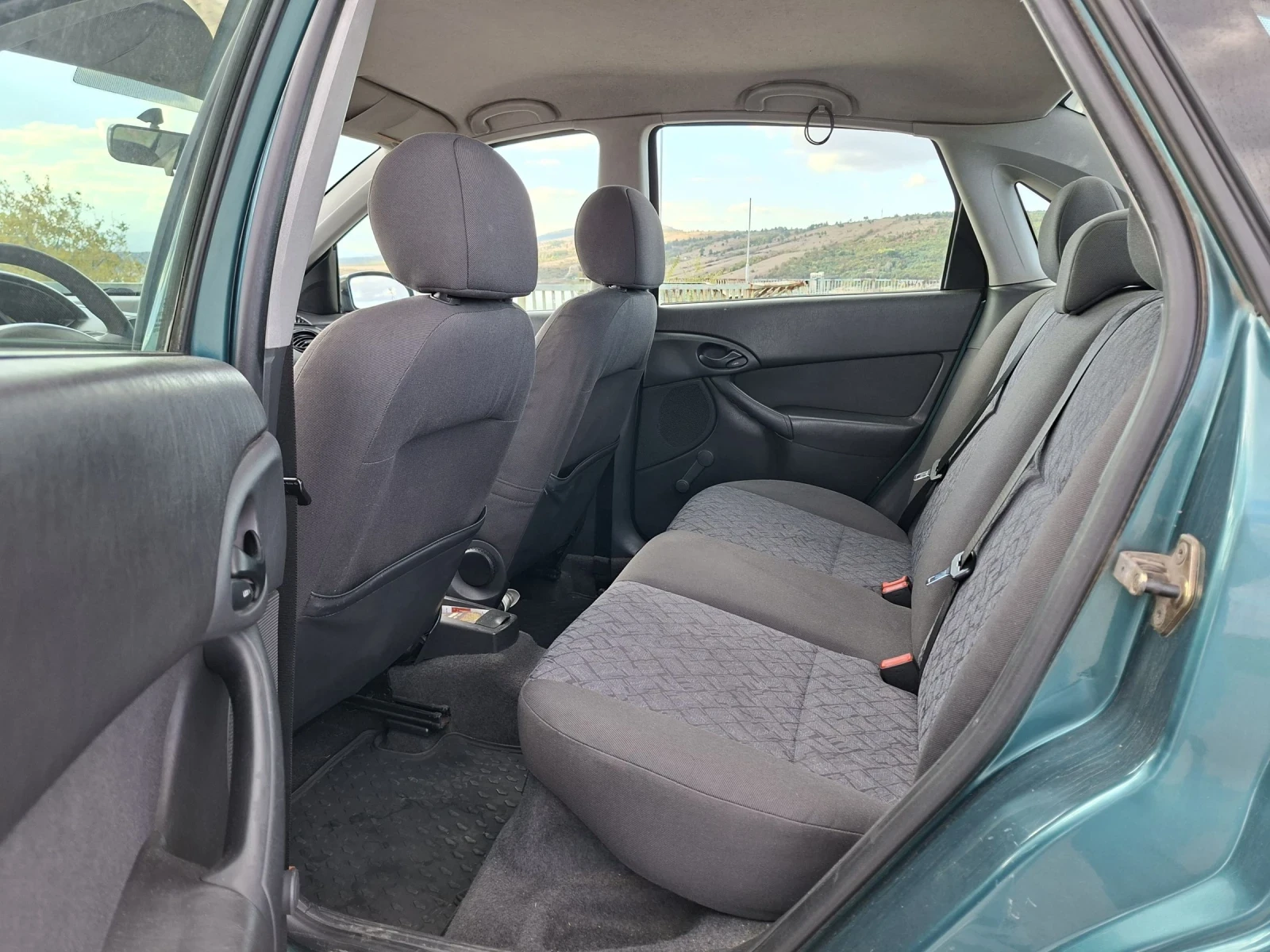 Ford Focus 1.6 - изображение 6