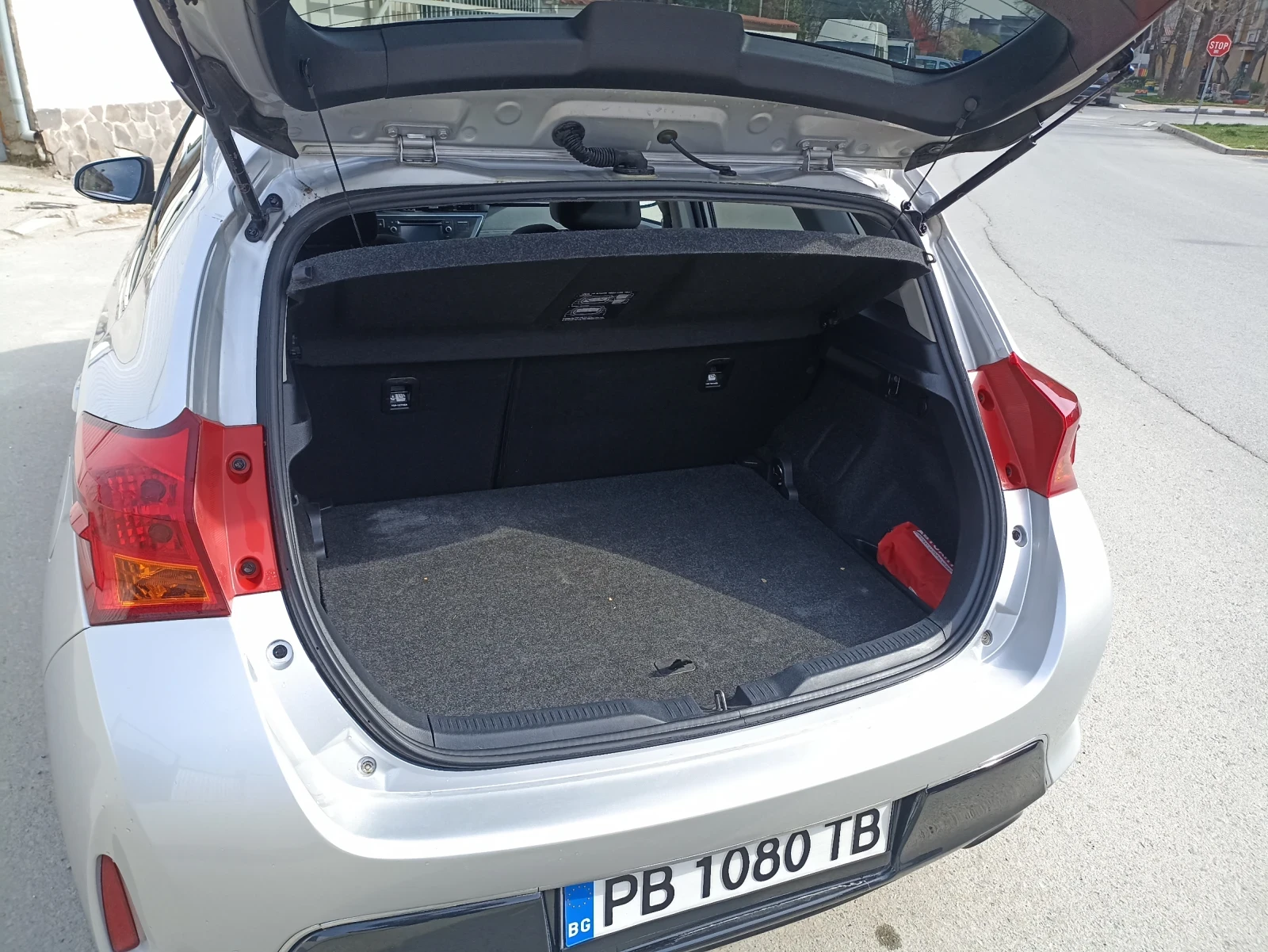 Toyota Auris 2.0d 124  - изображение 7