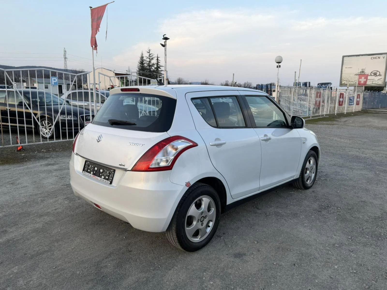 Suzuki Swift 1.2-90 КС 4х4 БЕНЗИН FACELIFT ЕВРО5А, снимка 7 - Автомобили и джипове - 53179604