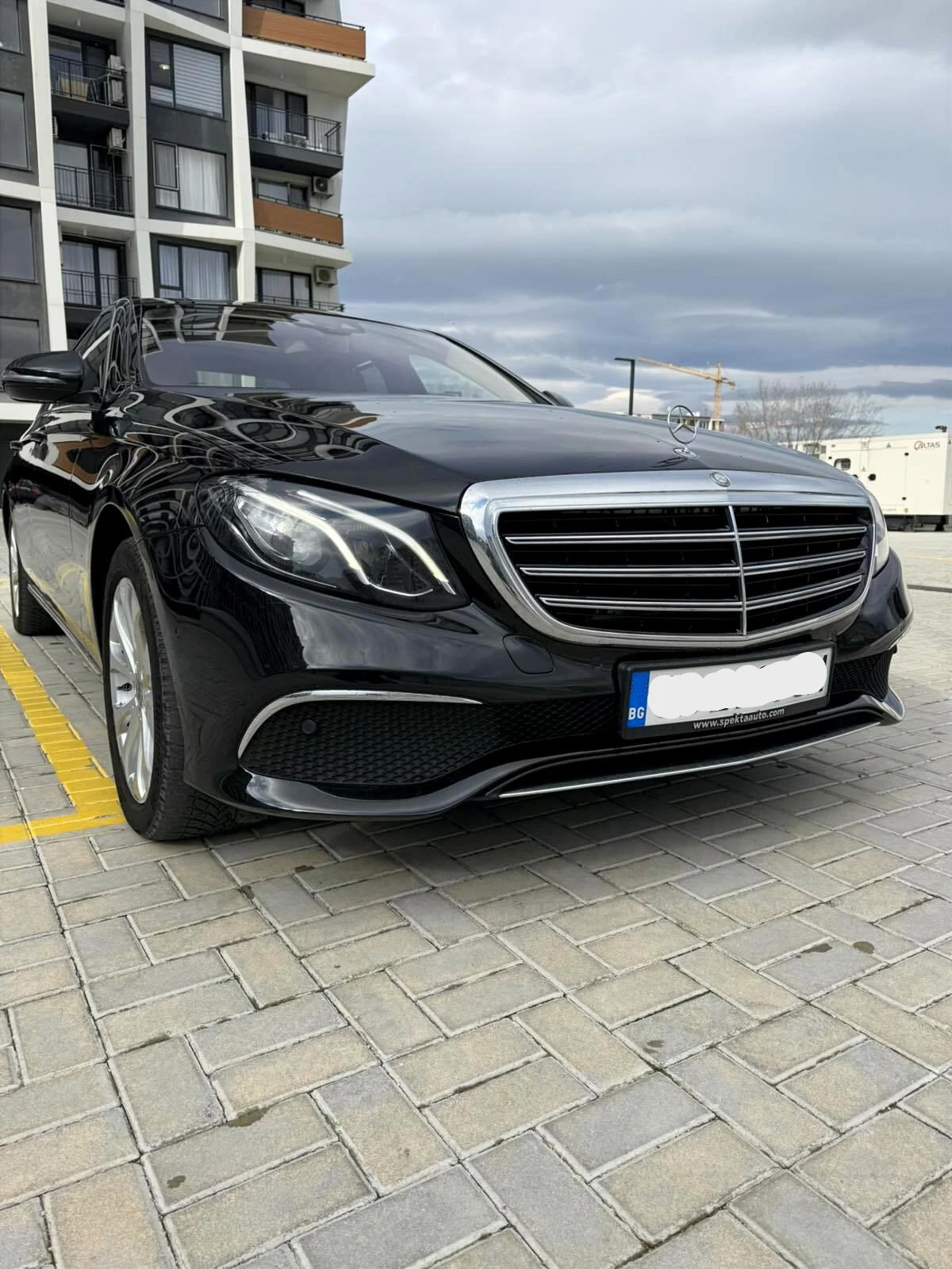 Mercedes-Benz E 220, снимка 8 - Автомобили и джипове - 53741026