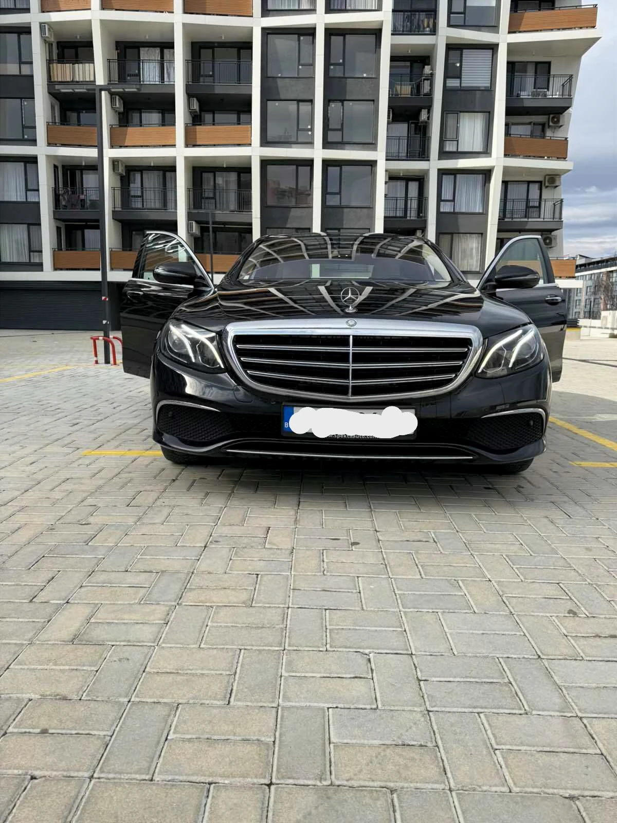 Mercedes-Benz E 220, снимка 9 - Автомобили и джипове - 53741026