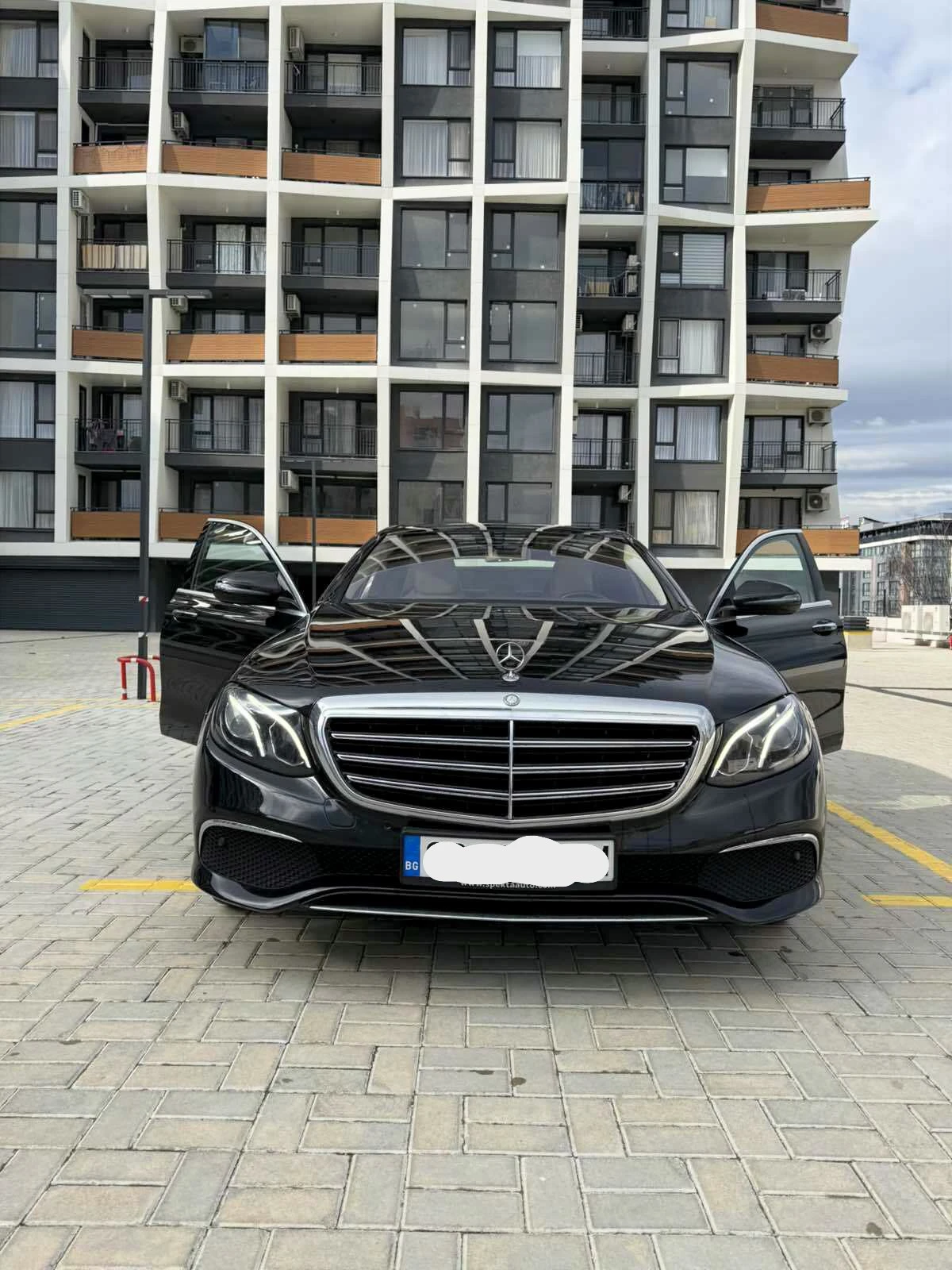 Mercedes-Benz E 220, снимка 10 - Автомобили и джипове - 53741026