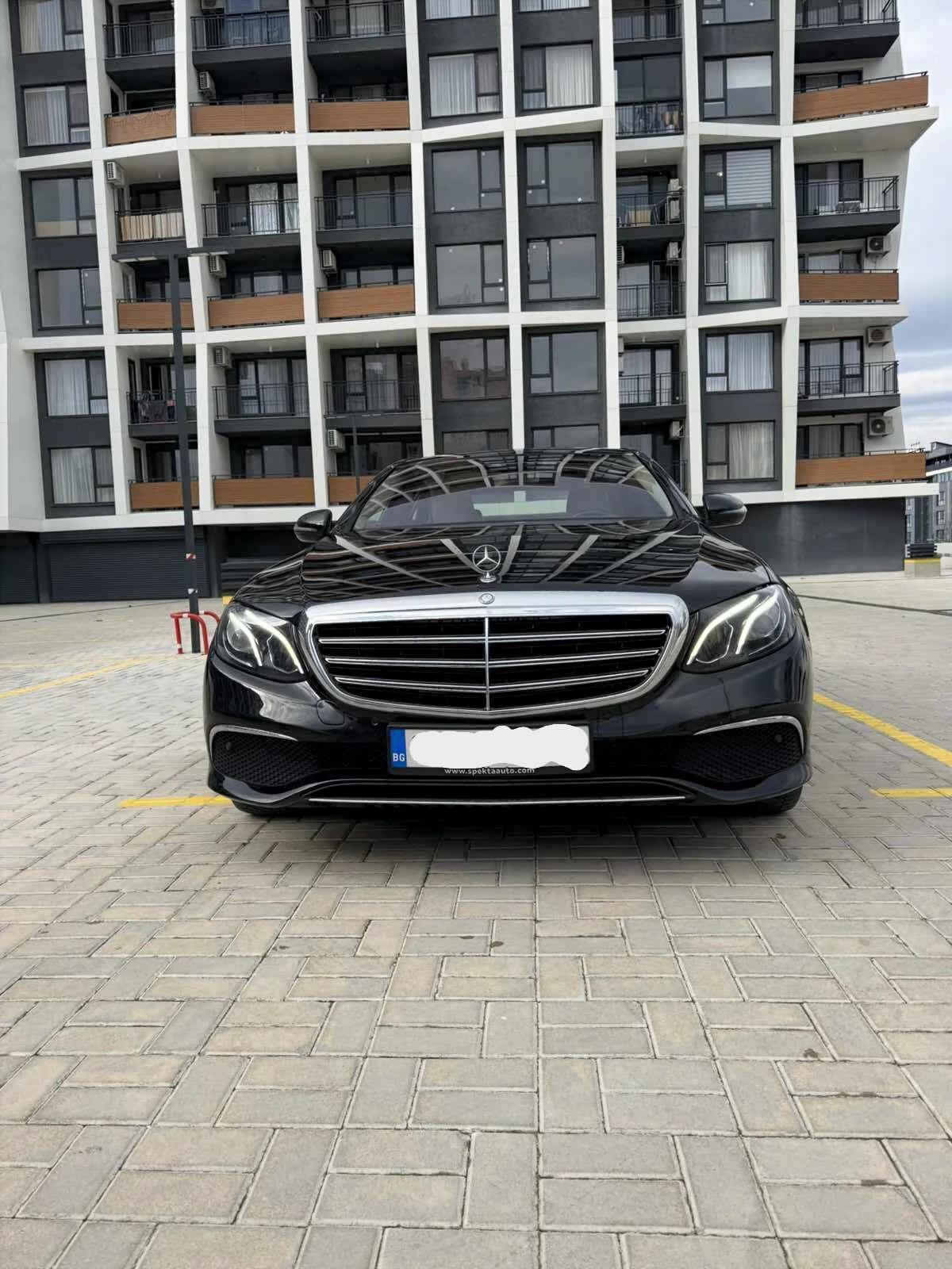 Mercedes-Benz E 220, снимка 3 - Автомобили и джипове - 53741026