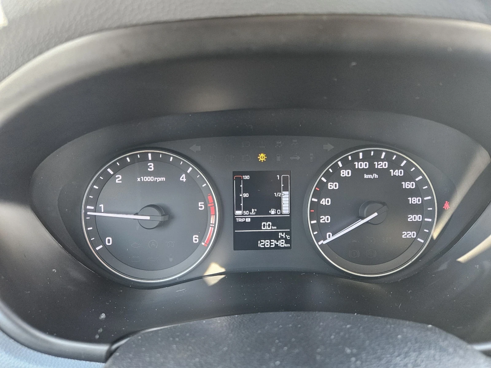 Hyundai I20 1.1 crdi euro6, снимка 13 - Автомобили и джипове - 54293450