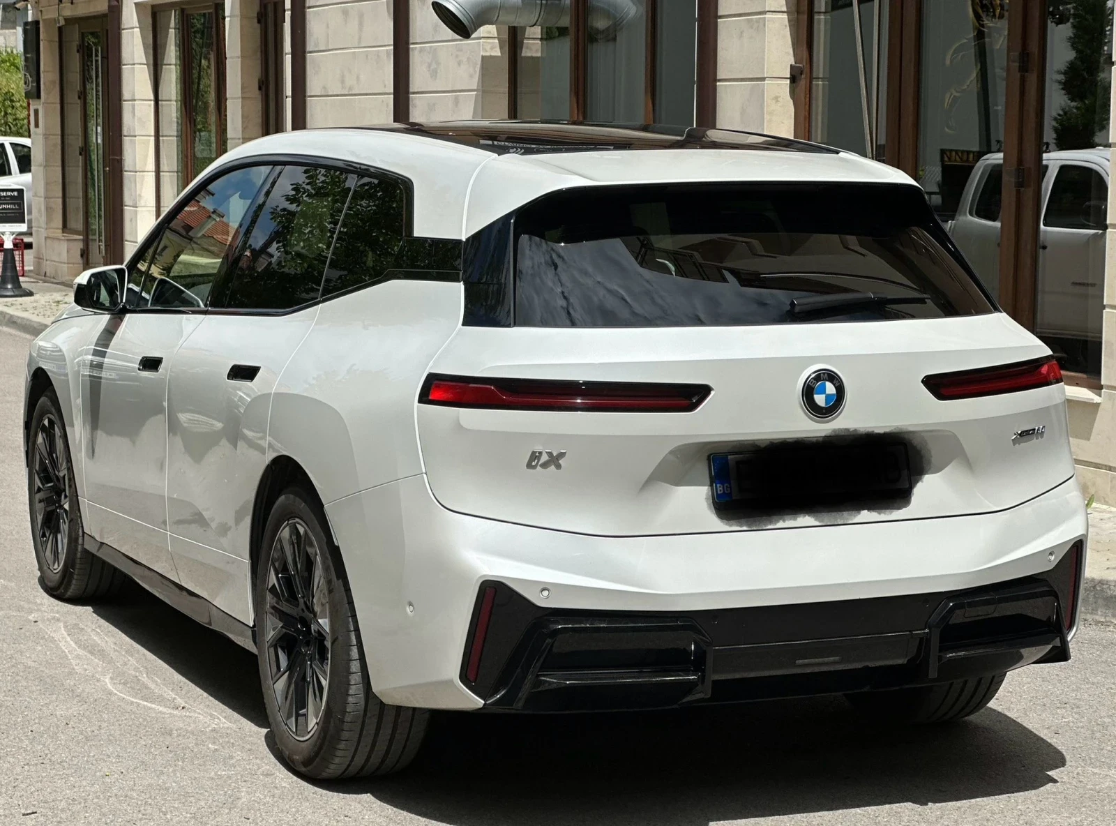 BMW iX FACELIFT / M SPORT / VAT / BG CAR, снимка 4 - Автомобили и джипове - 54567648