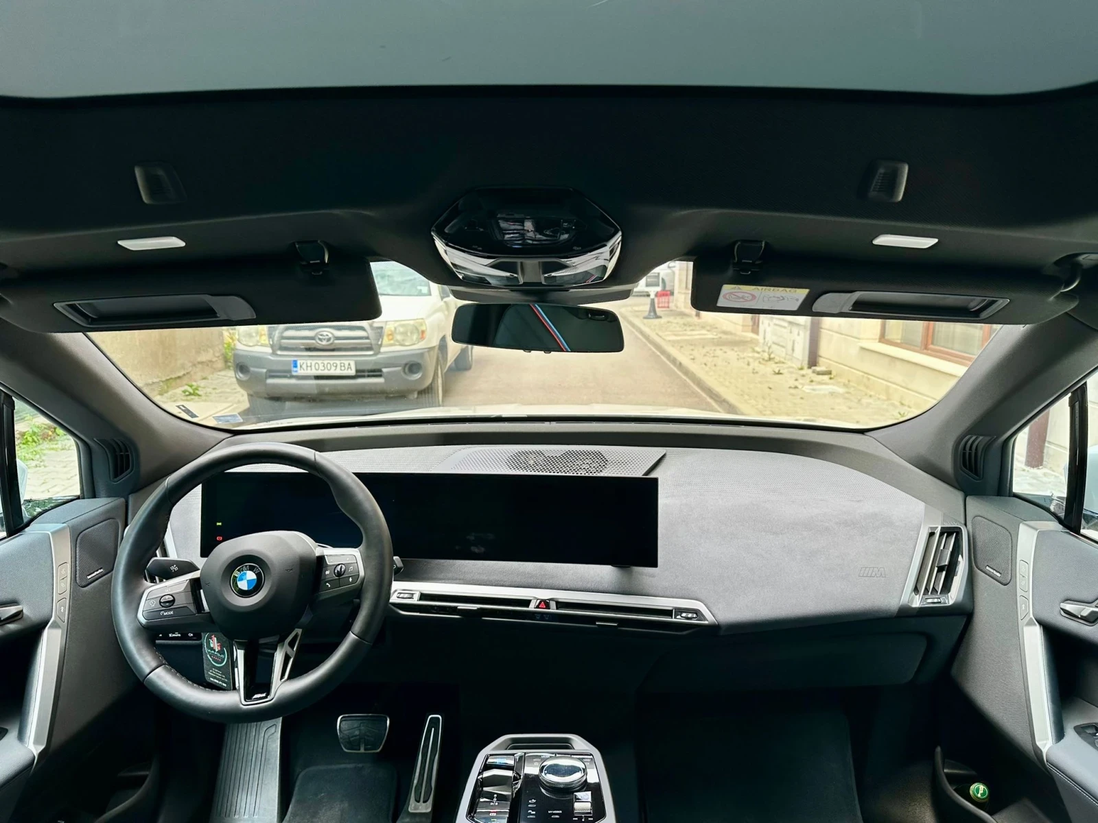 BMW iX FACELIFT / M SPORT / VAT / BG CAR, снимка 6 - Автомобили и джипове - 54567648