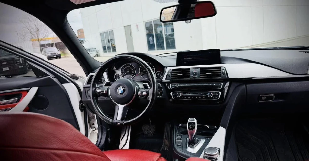 BMW 330 М ПАКЕТ * ЧЕРВЕНА КОЖА * ШИБИДАХ * CARFAX * , снимка 5 - Автомобили и джипове - 54673725