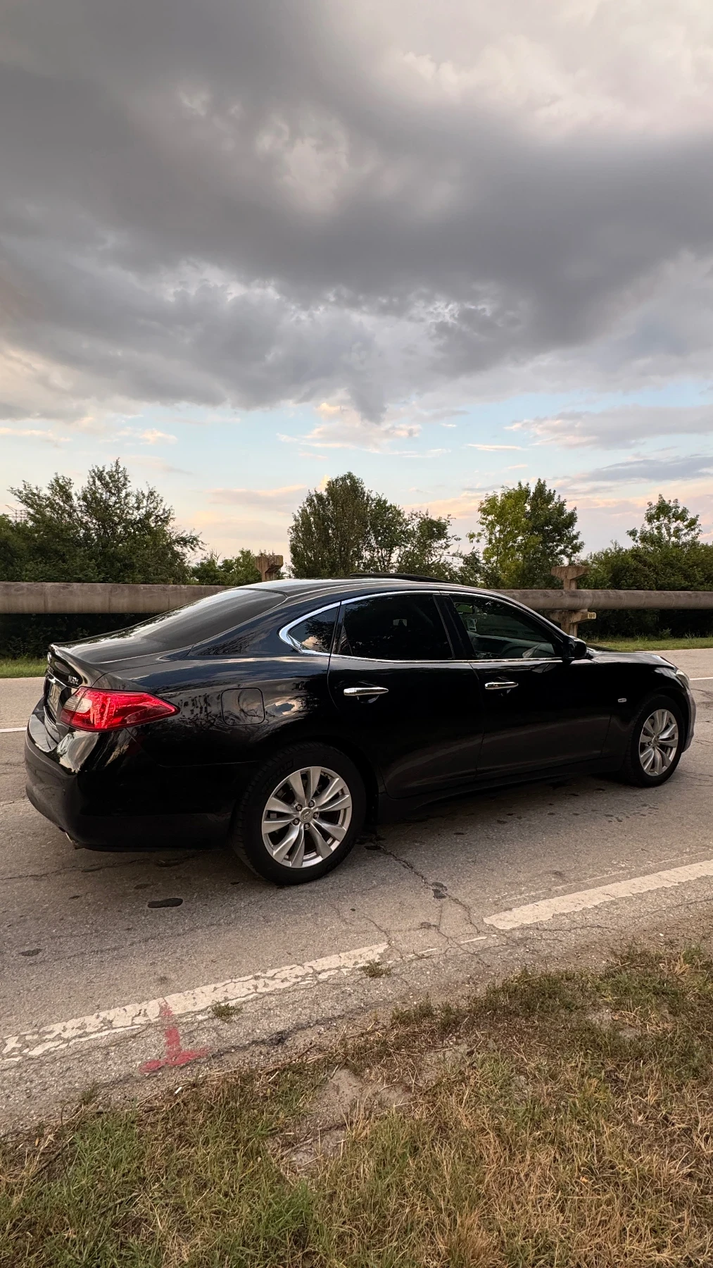 Infiniti M 30d, снимка 2 - Автомобили и джипове - 55343109