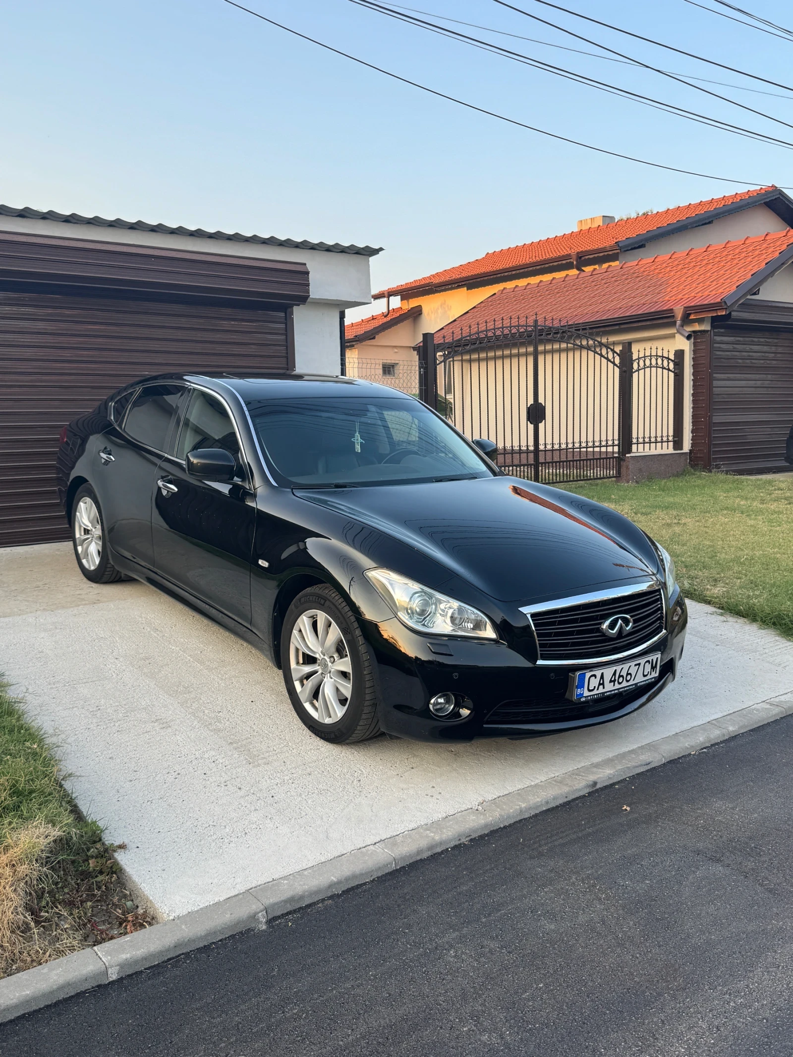 Infiniti M 30d, снимка 2 - Автомобили и джипове - 55343109