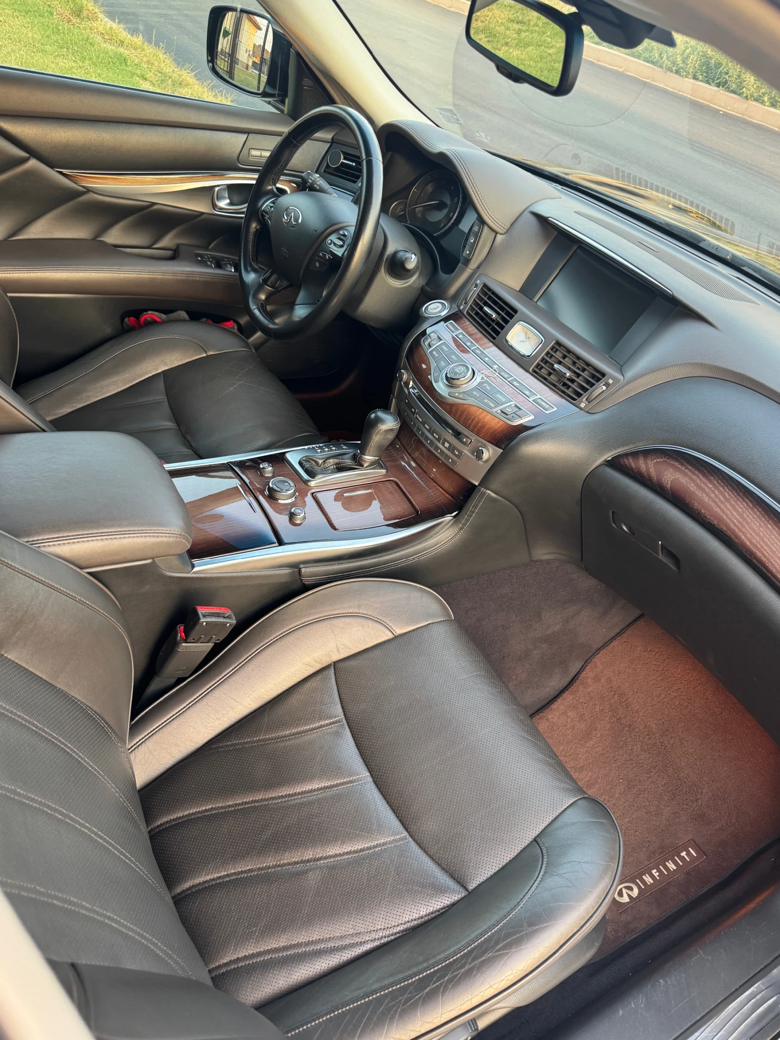 Infiniti M 30d, снимка 7 - Автомобили и джипове - 55343109