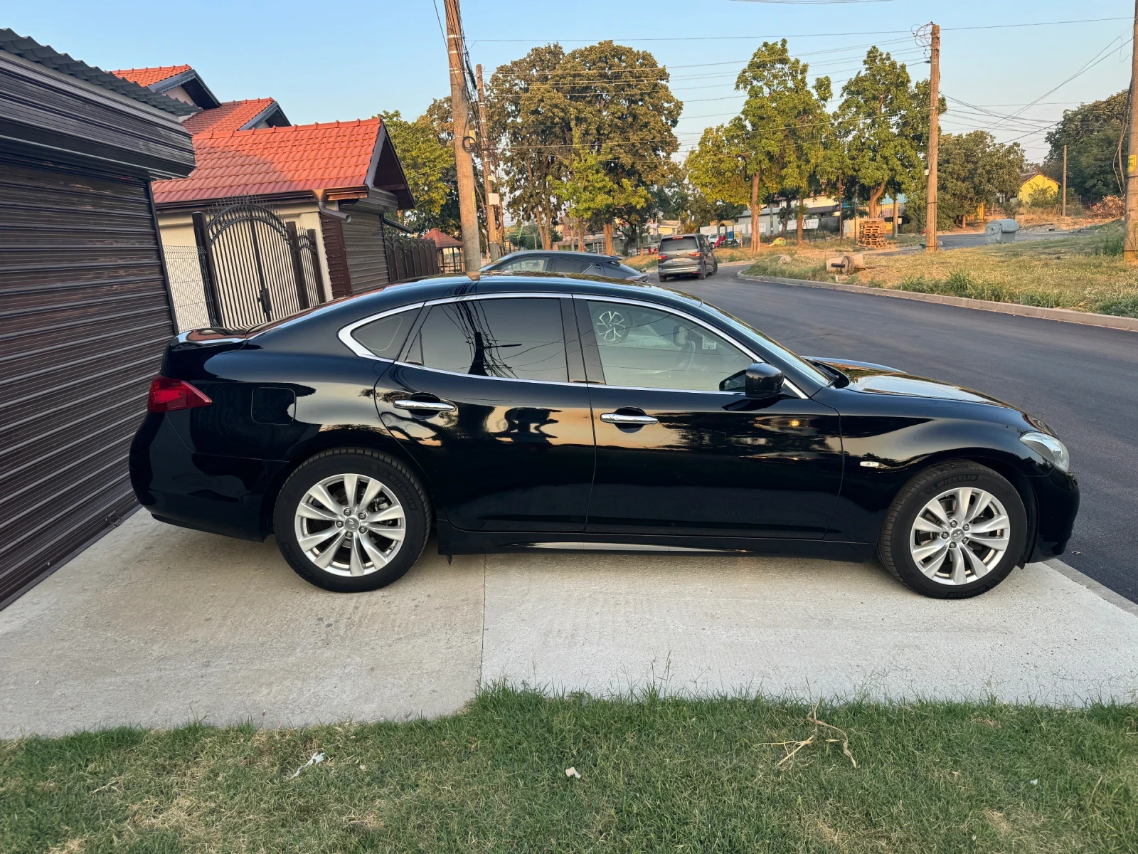 Infiniti M 30d, снимка 5 - Автомобили и джипове - 55343109