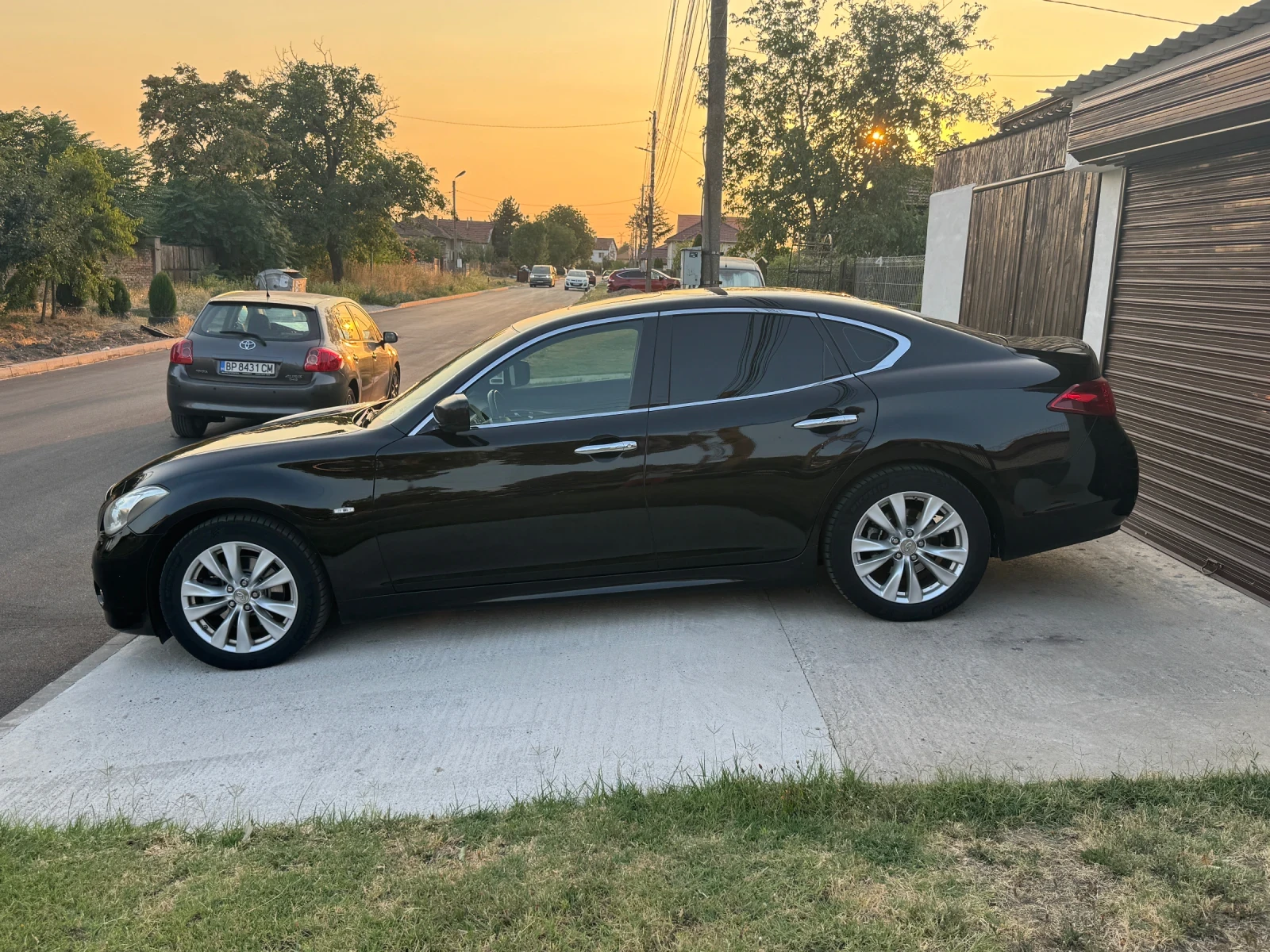 Infiniti M 30d, снимка 4 - Автомобили и джипове - 55343109