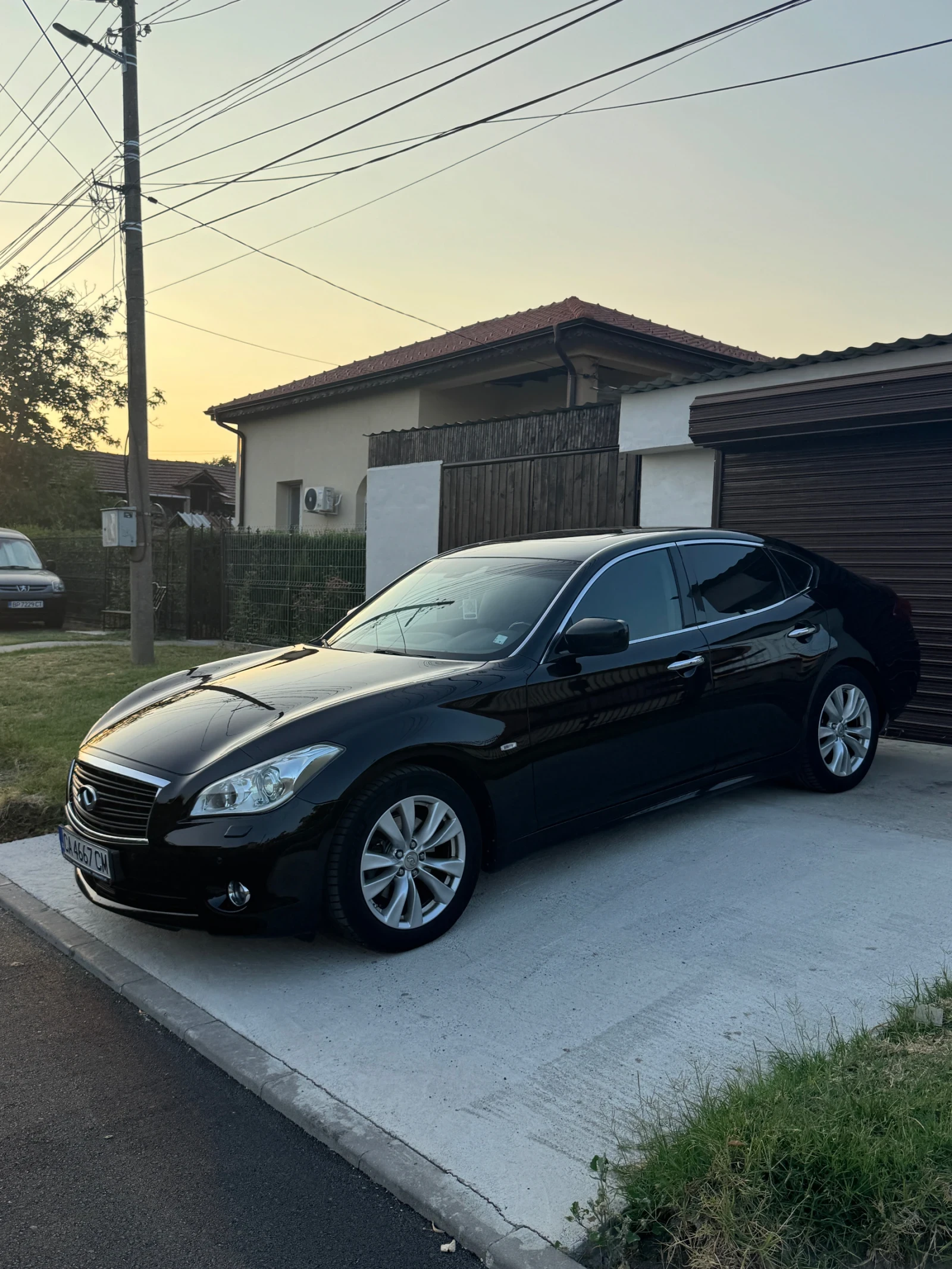 Infiniti M 30d, снимка 3 - Автомобили и джипове - 55343109