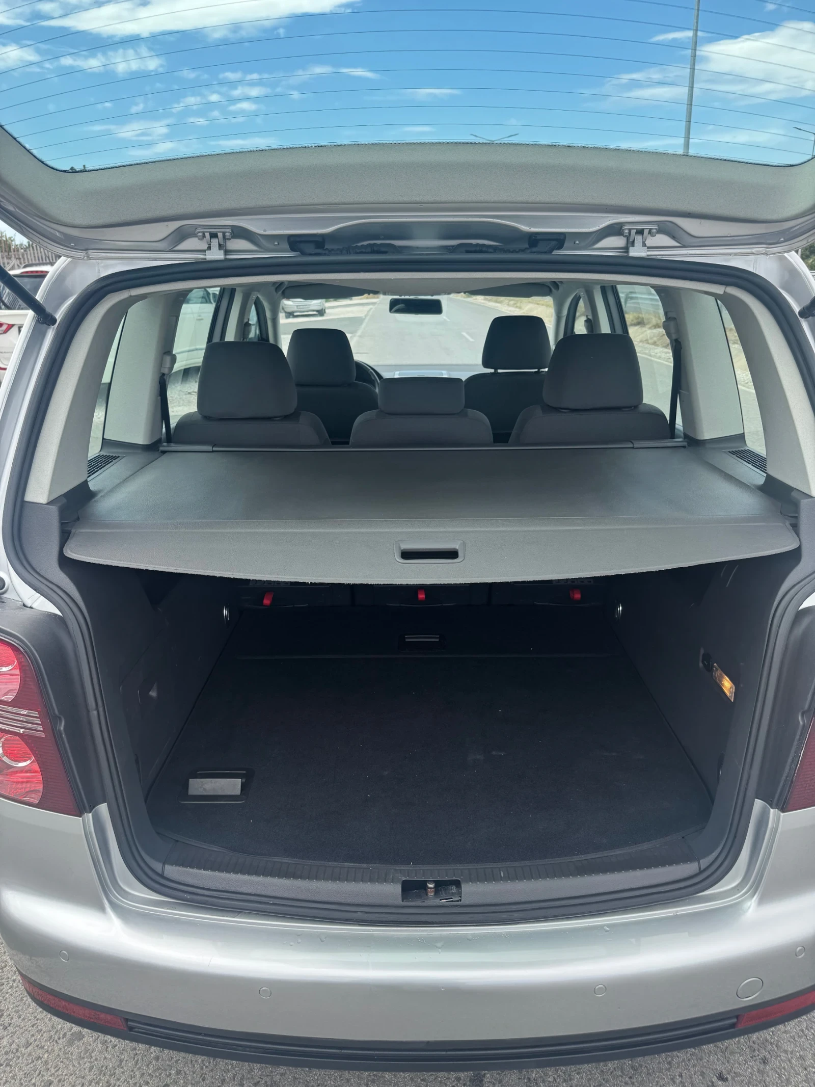 VW Touran 2.0 tdi 8 клапана, снимка 13 - Автомобили и джипове - 55434949