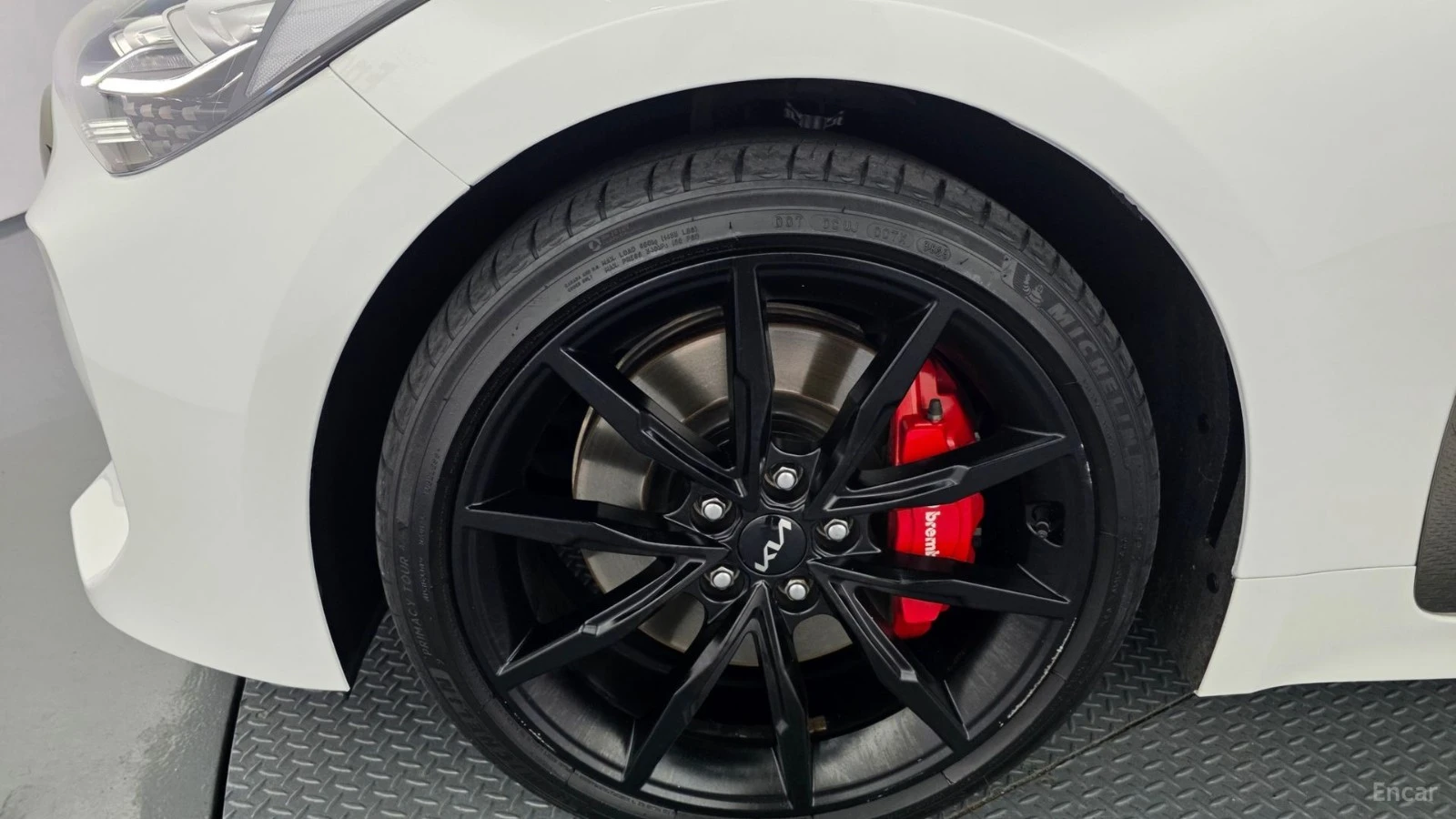 Kia Stinger 3.3 GT Acro Edition* АЛКАНТАРА* HUD* 360, снимка 5 - Автомобили и джипове - 55524275