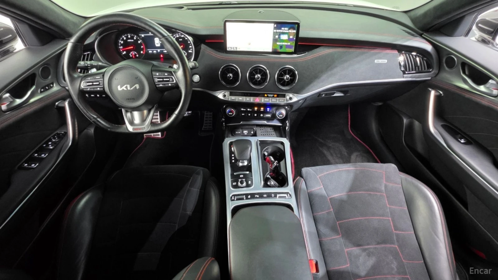 Kia Stinger 3.3 GT Acro Edition* АЛКАНТАРА* HUD* 360, снимка 6 - Автомобили и джипове - 55524275