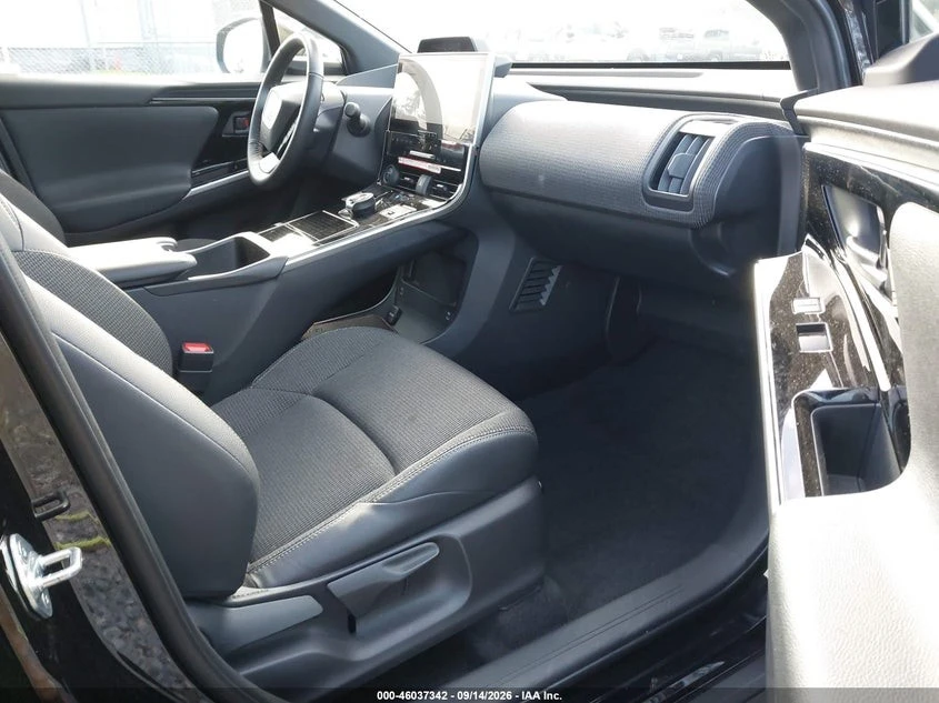 Toyota bZ4X XLE* AWD* КОЖА* ПОДГРЕВ* КАМЕРА* NAVI* LED* , снимка 16 - Автомобили и джипове - 56211275