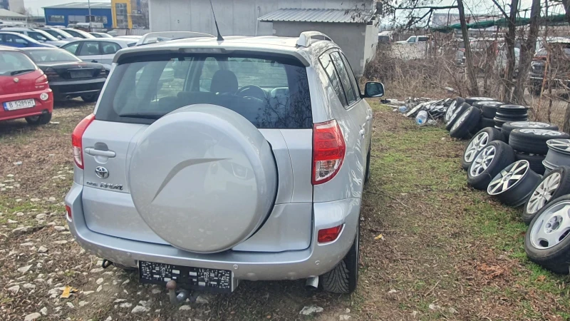 Toyota Rav4, снимка 4 - Автомобили и джипове - 47408890