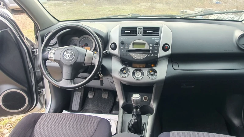 Toyota Rav4, снимка 14 - Автомобили и джипове - 47408890