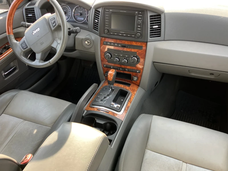 Jeep Grand cherokee 3.0 CDI, снимка 8 - Автомобили и джипове - 47814377