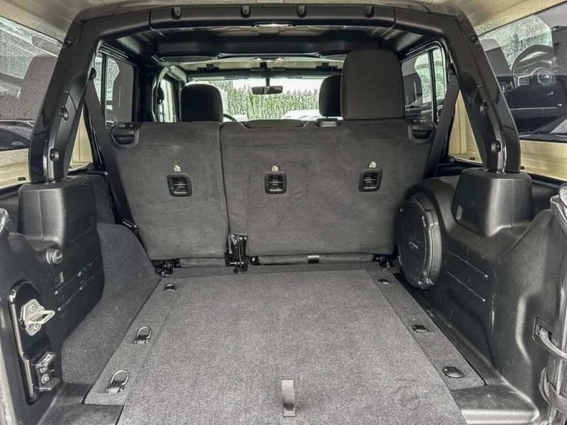 Jeep Wrangler Unlimited Sahara 4WD* Камера* CarPlay* , снимка 5 - Автомобили и джипове - 52554378