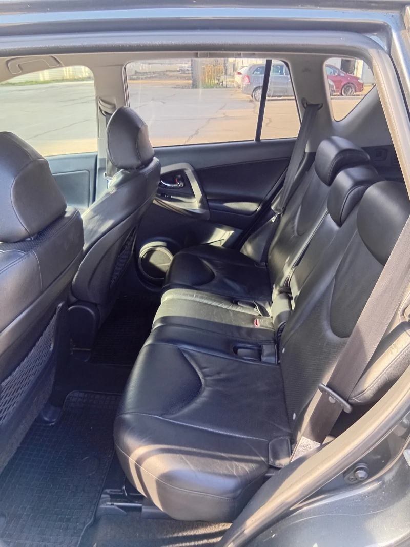 Toyota Rav4 2.2D-Cat KEYLESS, снимка 10 - Автомобили и джипове - 52944584