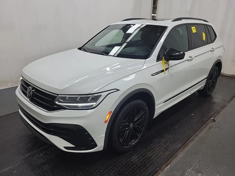 VW Tiguan R LINE BLACK EDITION * CARFAX * ФИНАНСИРАНЕ