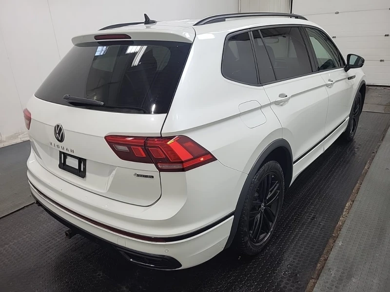 VW Tiguan R LINE BLACK EDITION * CARFAX * ФИНАНСИРАНЕ, снимка 3 - Автомобили и джипове - 53244123
