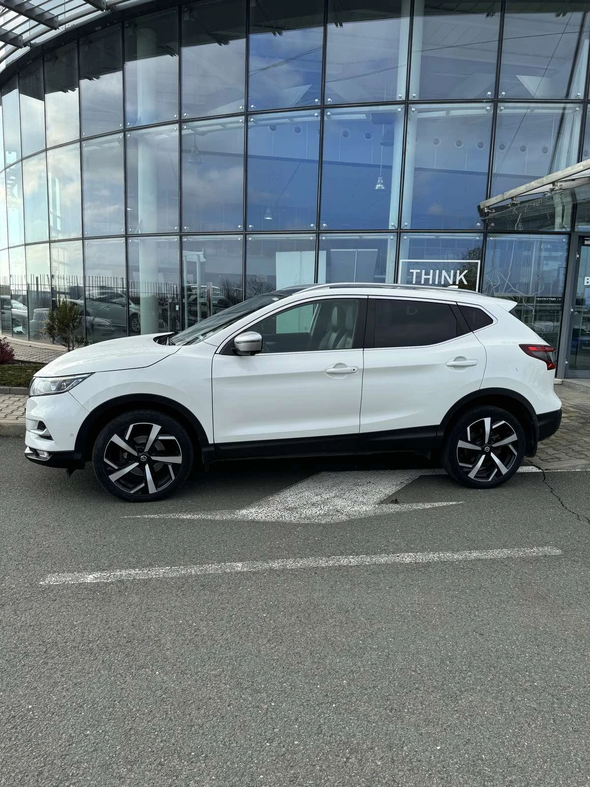 Nissan Qashqai 1, 6 130 кс Automatic - изображение 6