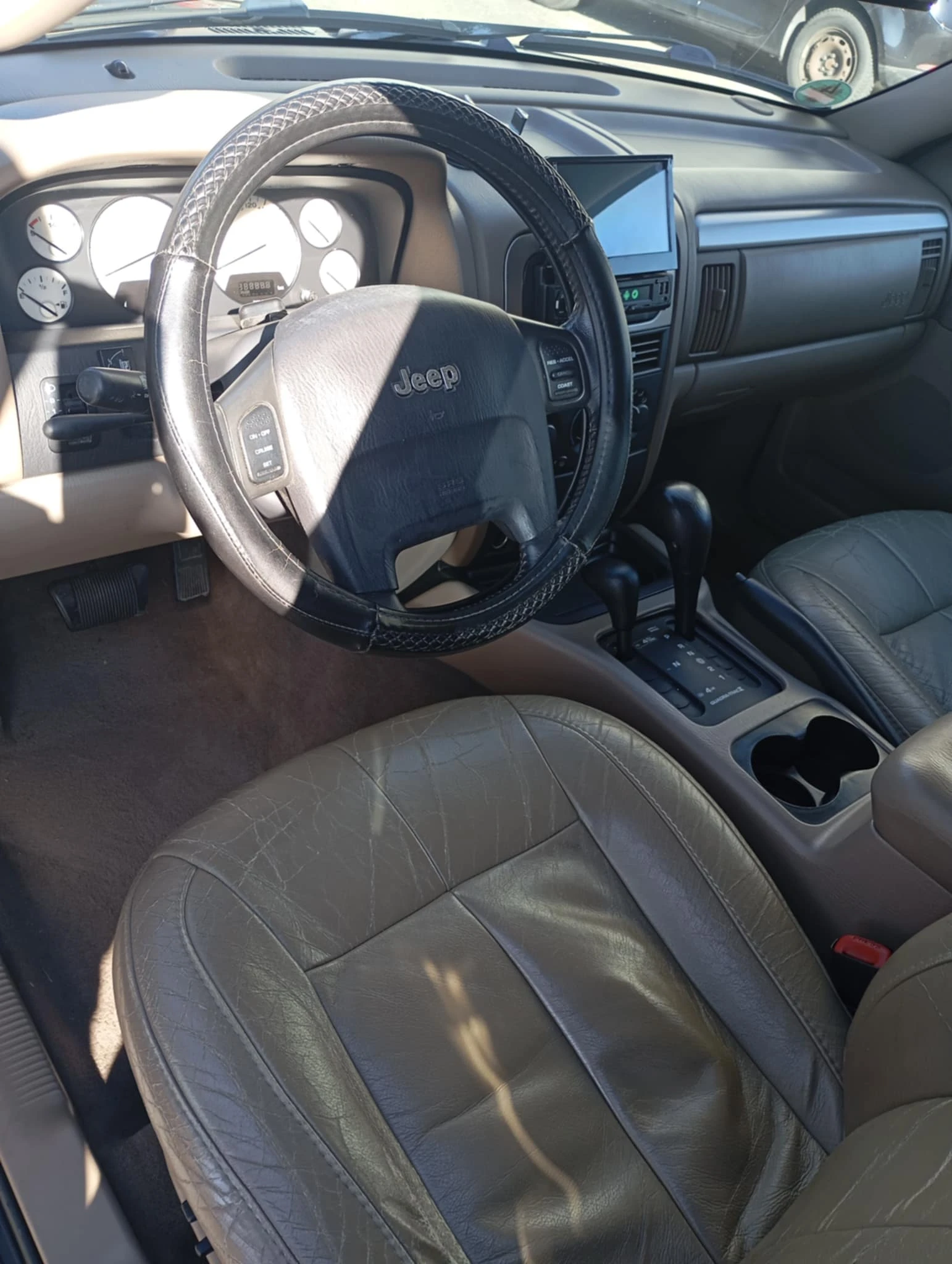 Jeep Grand cherokee 4.0 GAZ/NAVIG/KOJA/UNIKAT - изображение 10