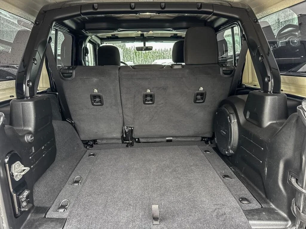 Jeep Wrangler Unlimited Sahara 4WD* Камера* CarPlay*  - изображение 5