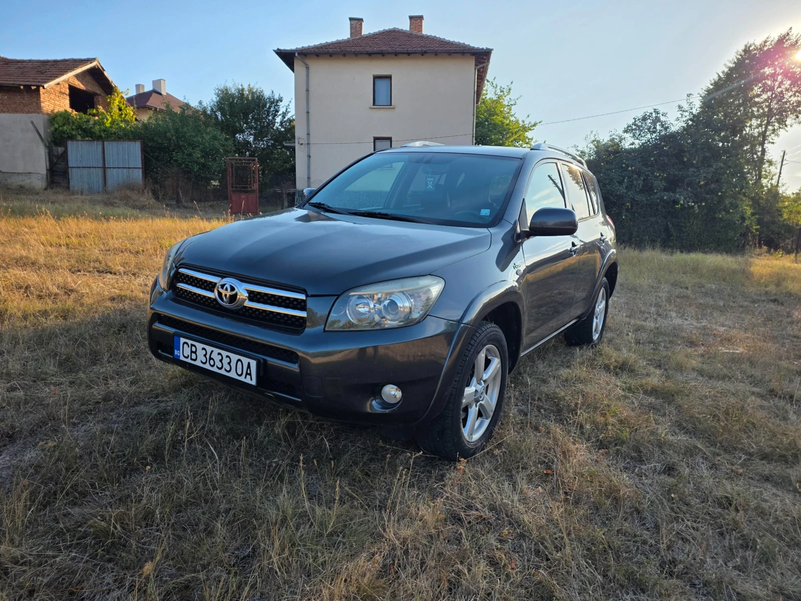 Toyota Rav4 2.2D-Cat KEYLESS, снимка 3 - Автомобили и джипове - 56203976