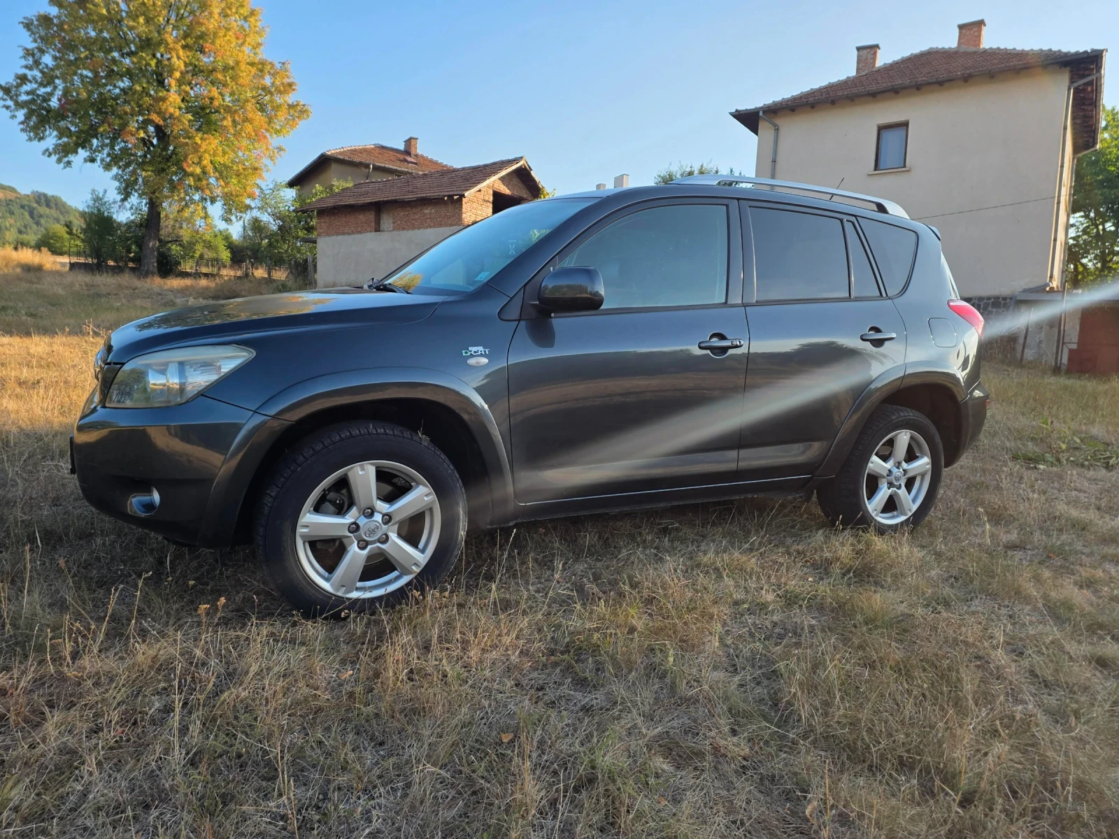 Toyota Rav4 2.2D-Cat KEYLESS, снимка 4 - Автомобили и джипове - 56203976