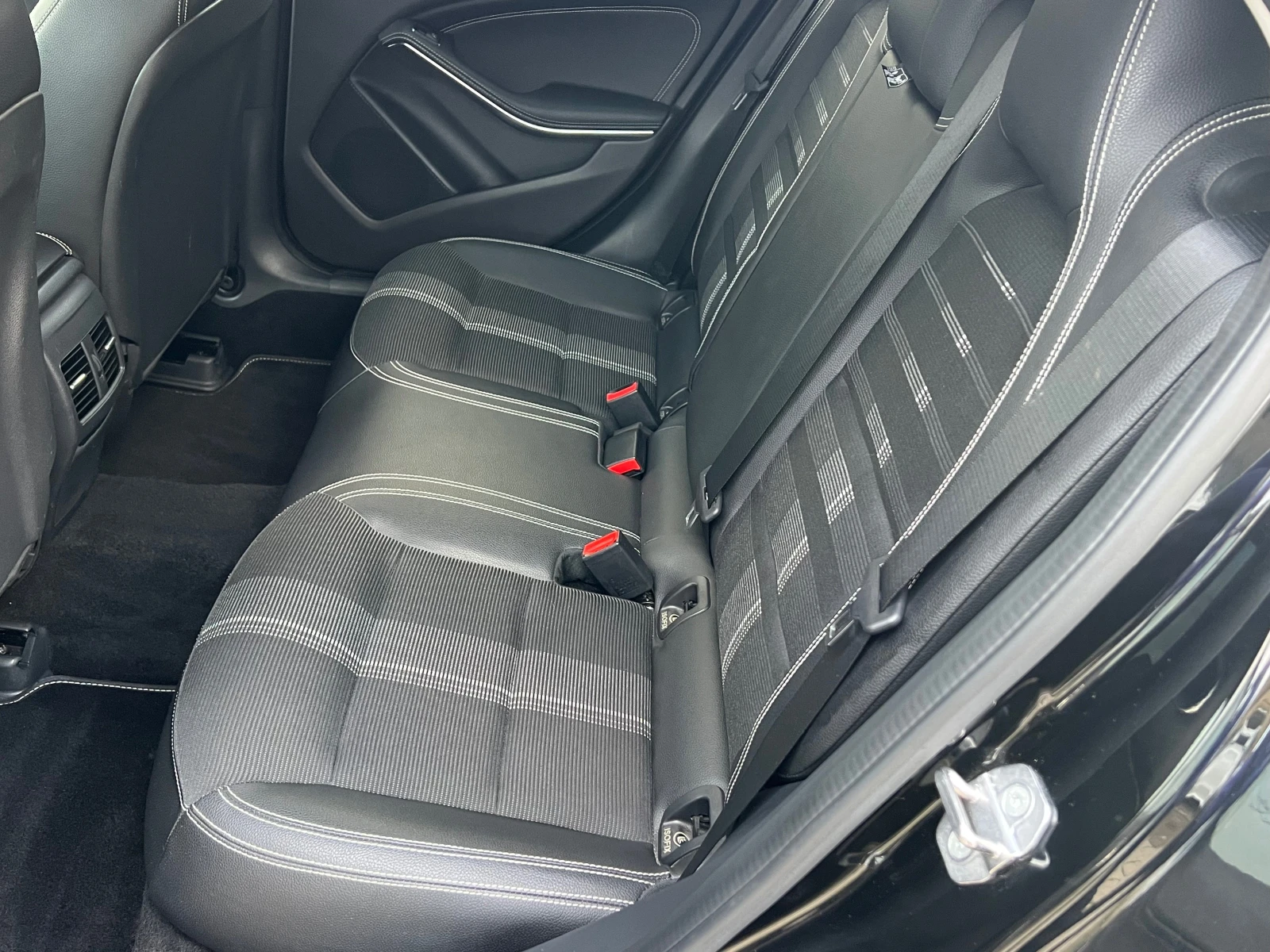 Mercedes-Benz GLA 200d, 4-MATIC, SPORT LINE, NIGHT PACK, FACE-KATO H | Mobile.bg � ����������� 12