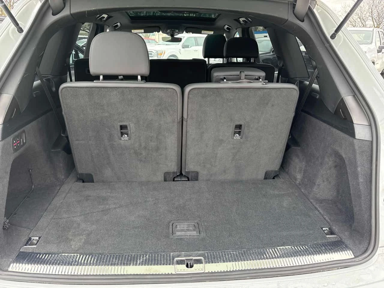 Audi Q7 Komfort / CARFAX / CAMERA / ПОДГРЕВИ , снимка 13 - Автомобили и джипове - 54078383