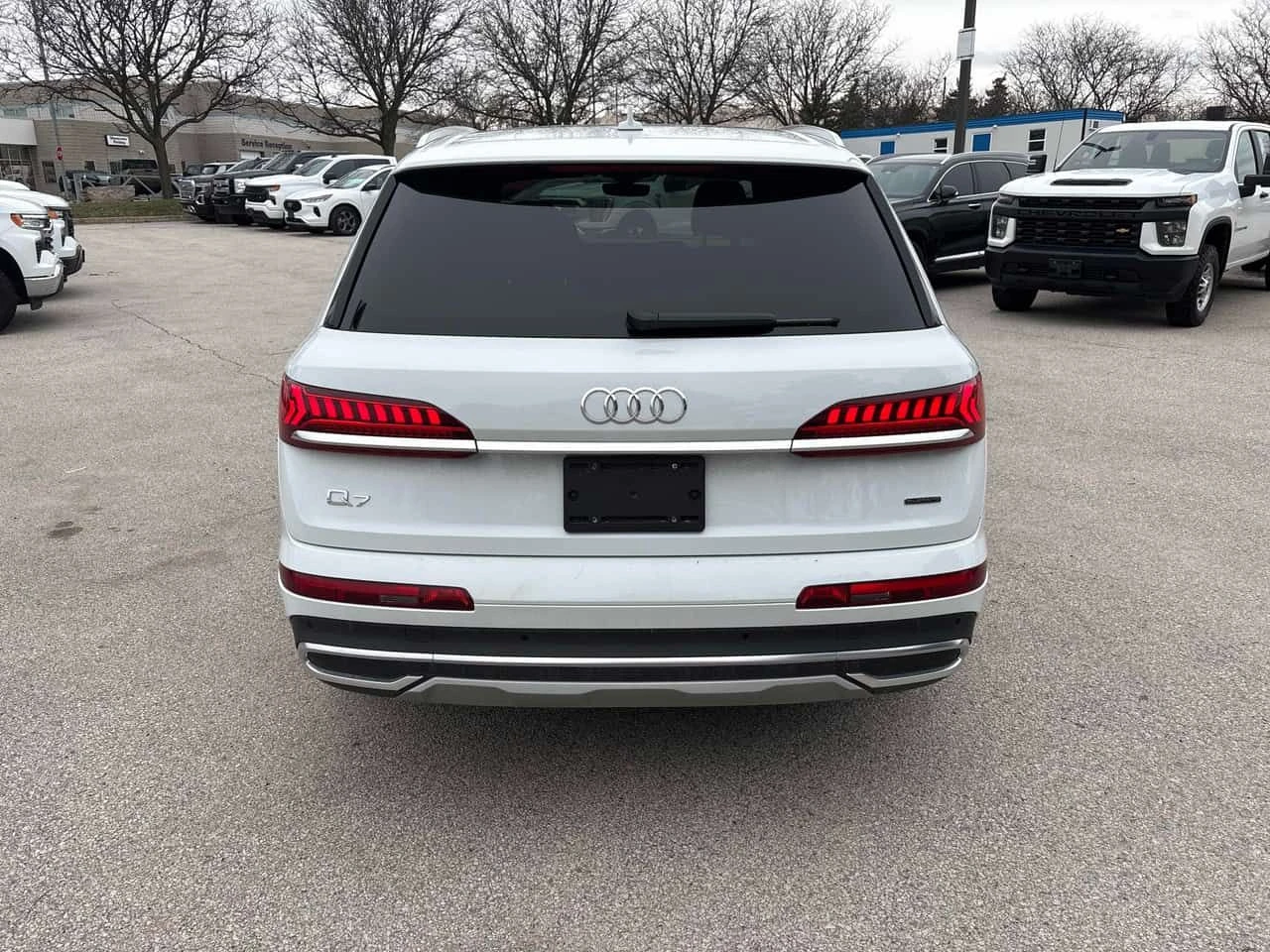Audi Q7 Komfort / CARFAX / CAMERA / ПОДГРЕВИ , снимка 4 - Автомобили и джипове - 54078383