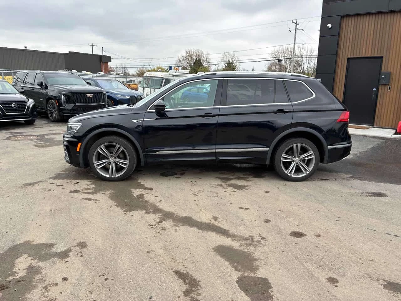 VW Tiguan * Highline * CARFAX * 2 КЛЮЧА * KEYLESS * ПОДГРЕВИ, снимка 2 - Автомобили и джипове - 54869232