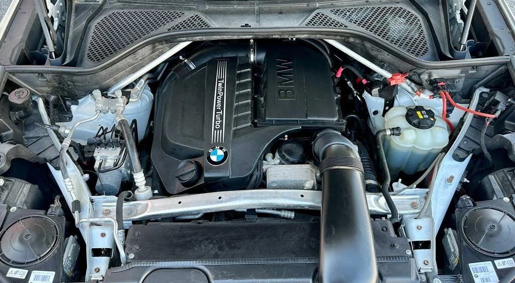 BMW X5 * xDrive* ПАНО* KEYLESS* Camera* ПОДГРЕВ* , снимка 14 - Автомобили и джипове - 55604077