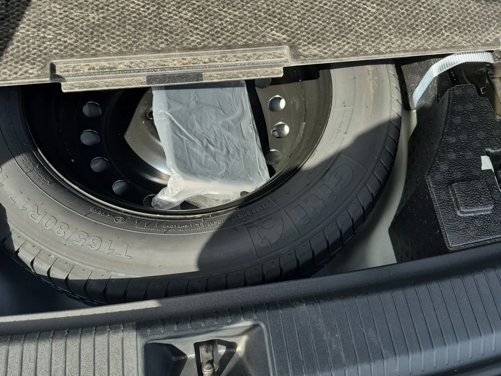 VW Tiguan * COMFORTLINE R LINE BLACK EDITION * CARFAX * , снимка 13 - Автомобили и джипове - 56087412