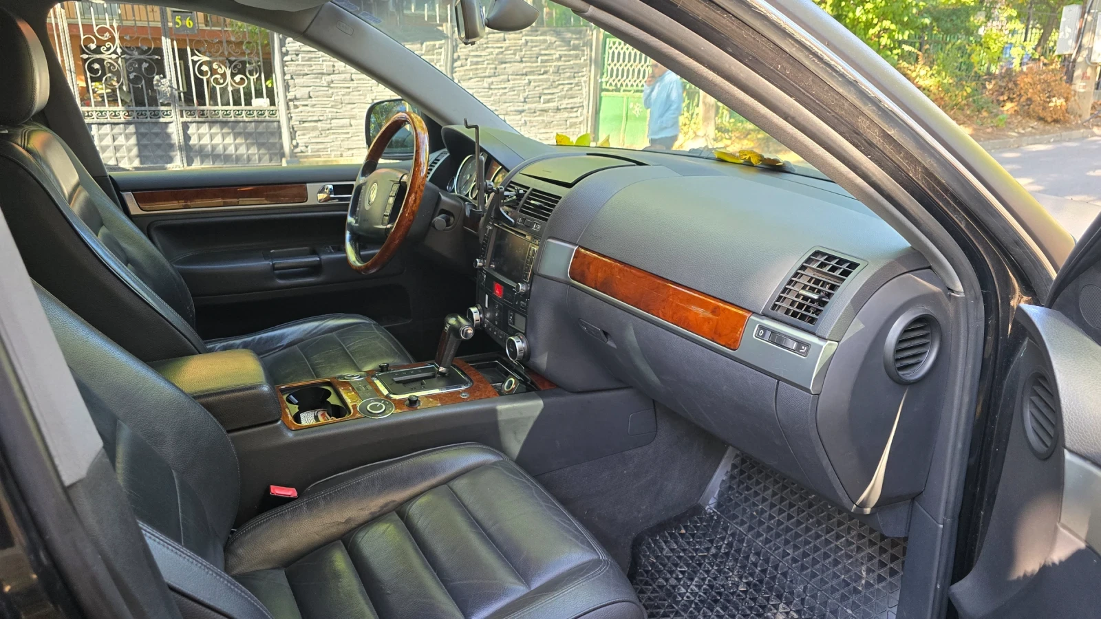 VW Touareg, снимка 9 - Автомобили и джипове - 56306587