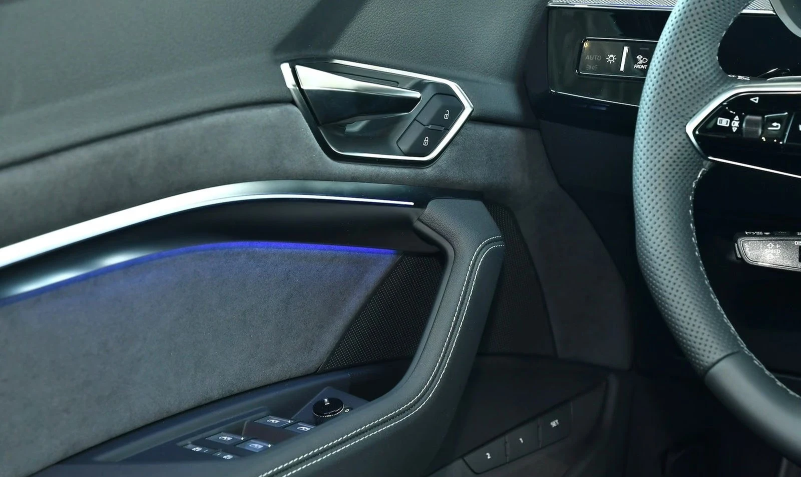 Audi Q8 50/340HP/SPORTBACK/SLINE/PANO/360/PANO/ACC/938z | Mobile.bg � ����������� 15