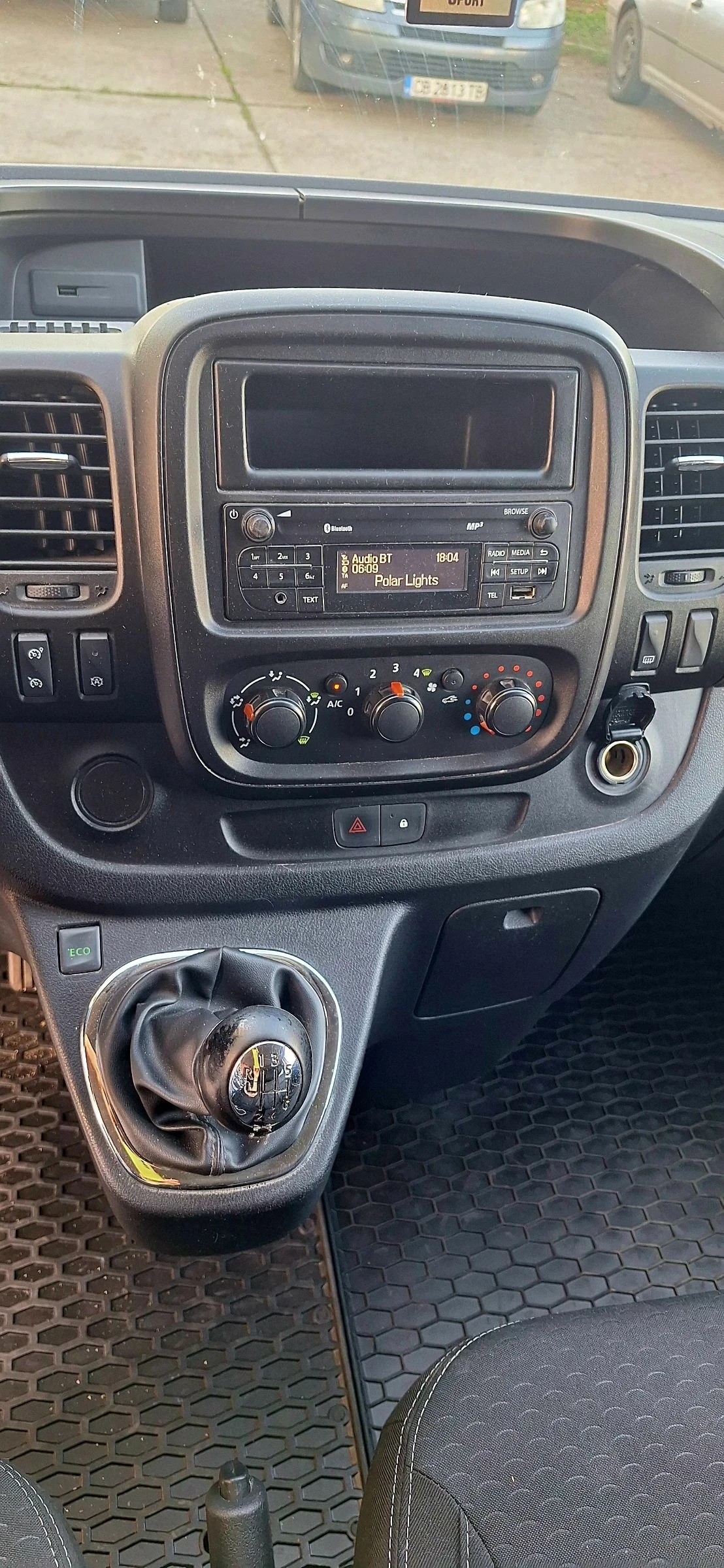 Opel Vivaro 1.6 Bi-turbo - изображение 8