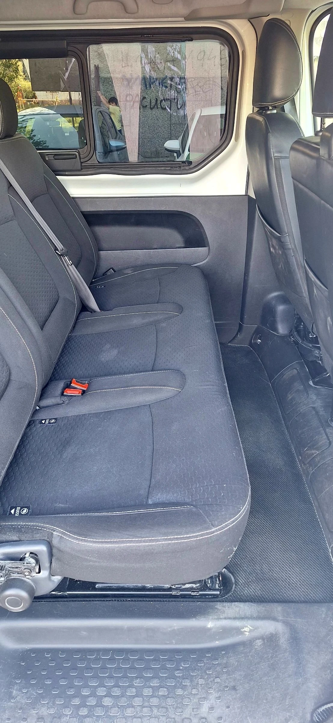 Opel Vivaro 1.6 Bi-turbo - изображение 10