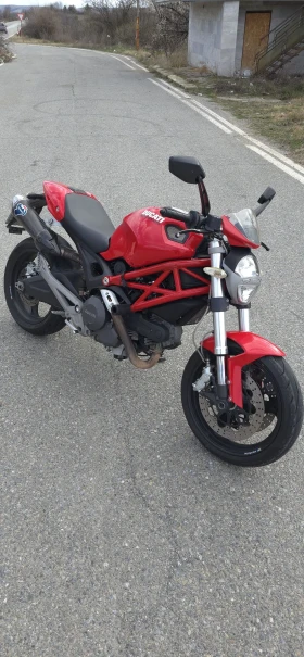 ����� �� �������� �� Ducati Monster 696