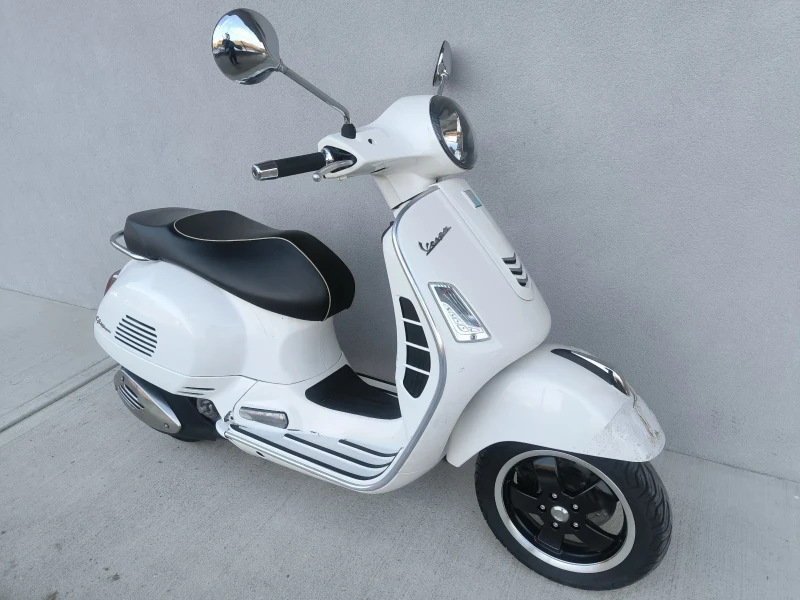 Vespa GTS 300ie, ABS/ASR, 2017, Нов внос Италия , снимка 2 - Мотоциклети и мототехника - 47855604