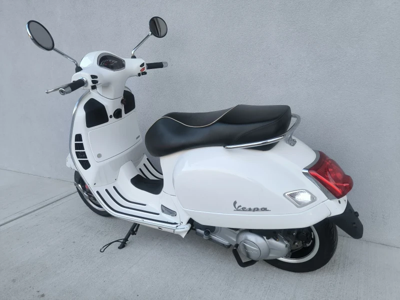 Vespa GTS 300ie, ABS/ASR, 2017, Нов внос Италия , снимка 9 - Мотоциклети и мототехника - 47855604