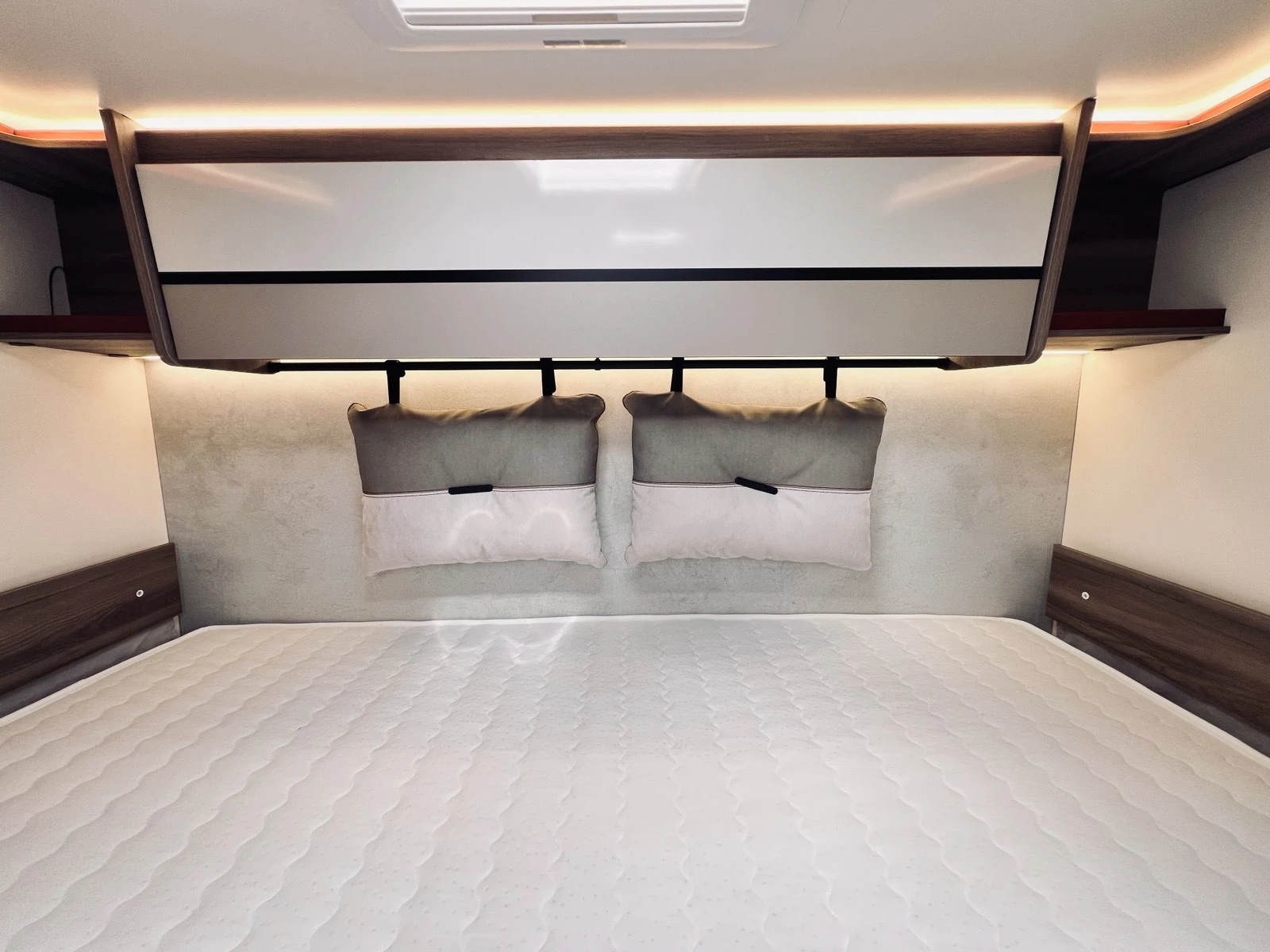  ROLLER TEAM Kronos 295 TL mod.2026 K WEBASTO, AT  | Mobile.bg   13