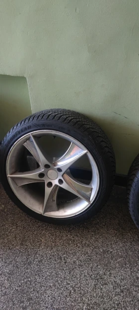 Гуми с джанти Goodyear 225/40R18, снимка 2 - Гуми и джанти - 49596425