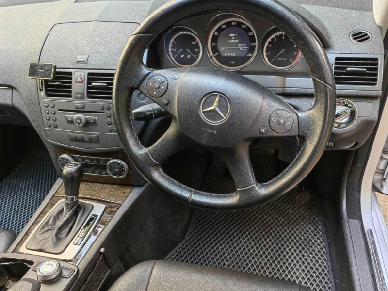 Mercedes-Benz C 180 cgi, снимка 3 - Автомобили и джипове - 45450014