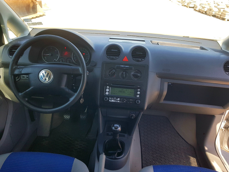 VW Caddy 1.9TDI, снимка 9 - Автомобили и джипове - 46423139